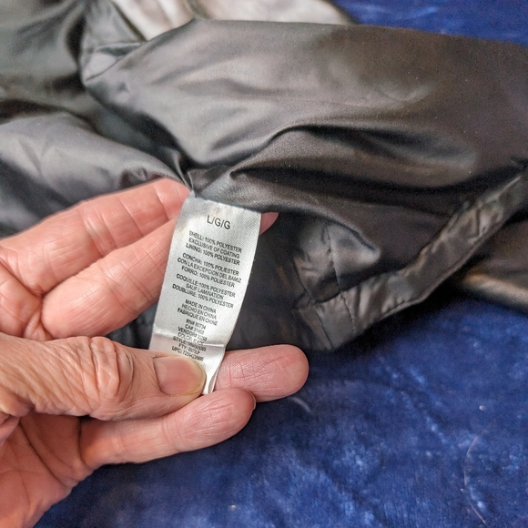 "Miley Cyrus" faux leather vest (L) - Picture 3 of 9